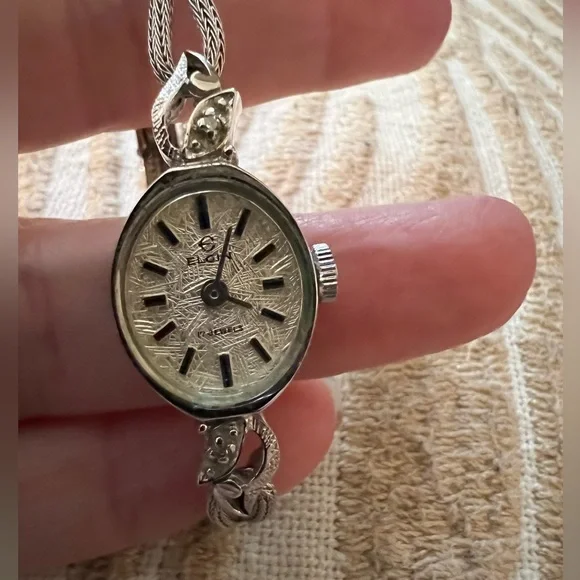 VTG Elgin Ladies Watch Stainless Steel Duchess Style - Fits Small/Petite Wrist - Picture 8 of 8